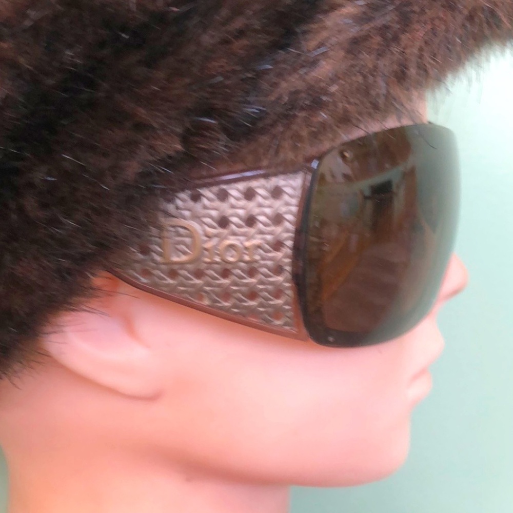 Christian Dior Authenticated Shield Sunglasses - Picture 5 of 9